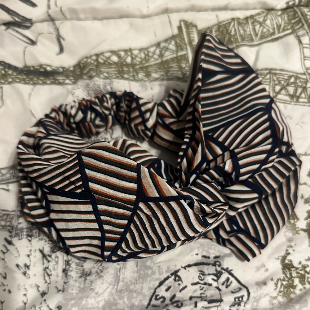Hair accessories - Picture 13 of 14